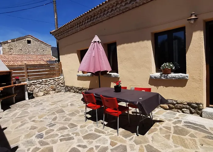 Casitas Pinilla Del Valle